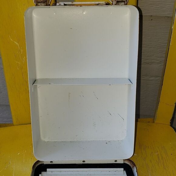 Vintage Metal Gaspro First Aid Kit Honolulu Hawaii Box - Picture 7 of 7